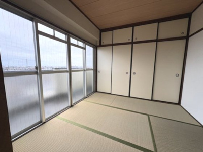 【和室】 | 岸田マンション | 畳の上でゆっくりとくつろげる和室です