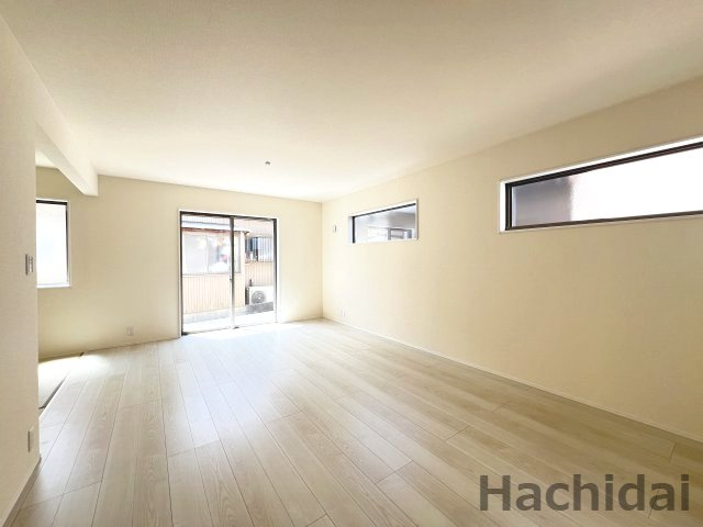 高浜市湯山町８丁目　全1棟の居間・リビング