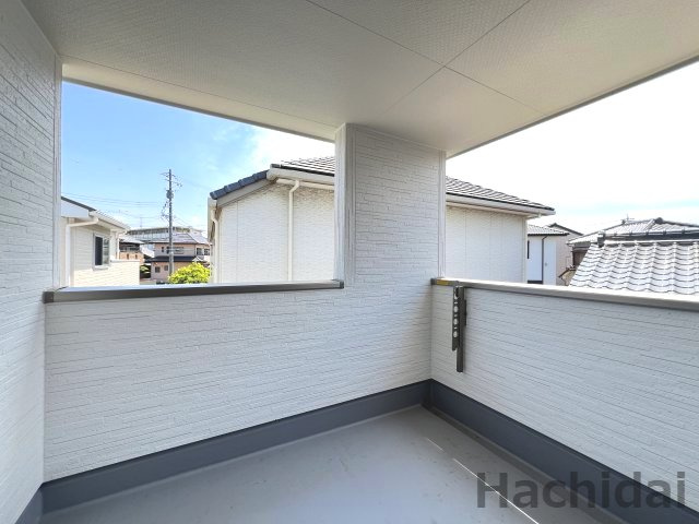 高浜市湯山町８丁目　全1棟のバルコニー