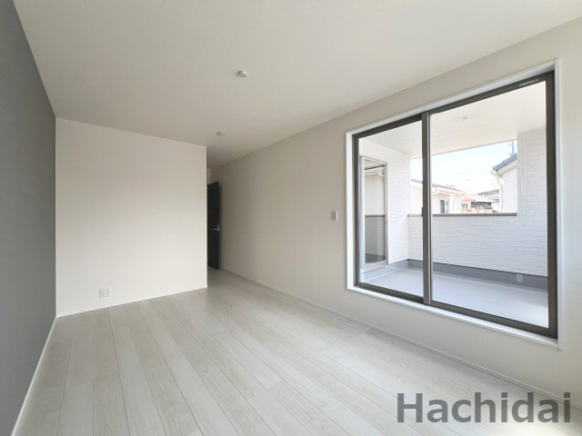 高浜市湯山町８丁目　全1棟の洋室|南側8.5帖洋室