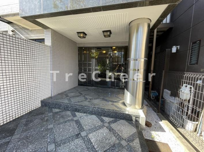 コンチネンタルハイツ医学部前のエントランス