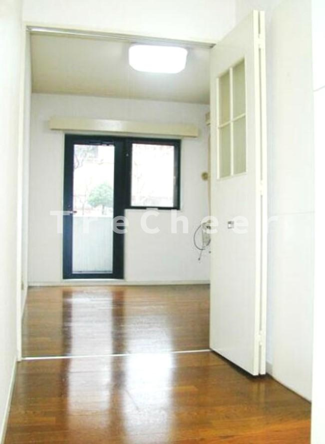 コンチネンタルハイツ医学部前の居間・リビング