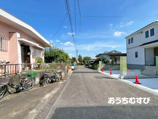 春日井市高森台7丁目（全2棟）の前面道路含む現地写真