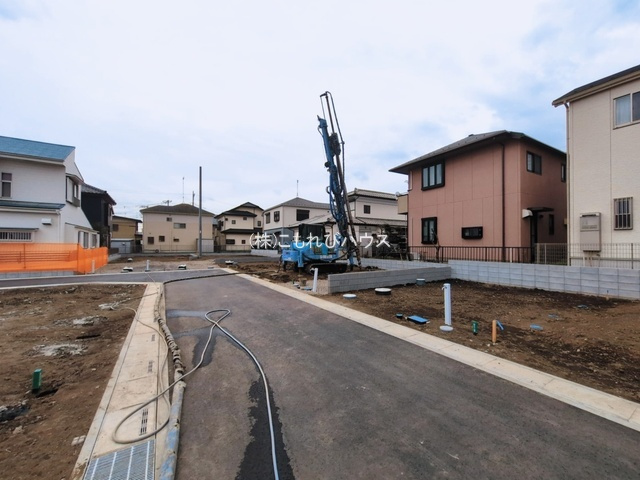 北本市中丸7丁目　新築一戸建て　ブルーミングガーデン　10の前面道路含む現地写真|撮影：'26/03/18