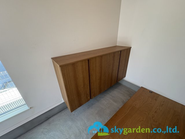 藤沢市片瀬山１丁目　全2棟２号棟の玄関|シューズボックス