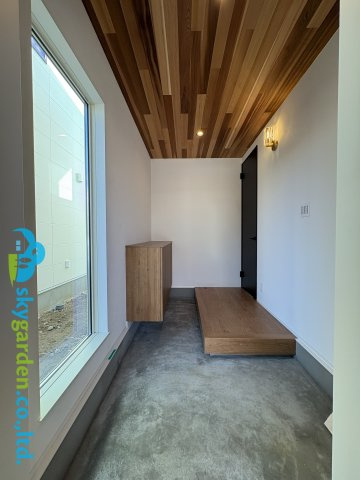 藤沢市片瀬山１丁目　全2棟２号棟の玄関|シンプルで使いやすい玄関です