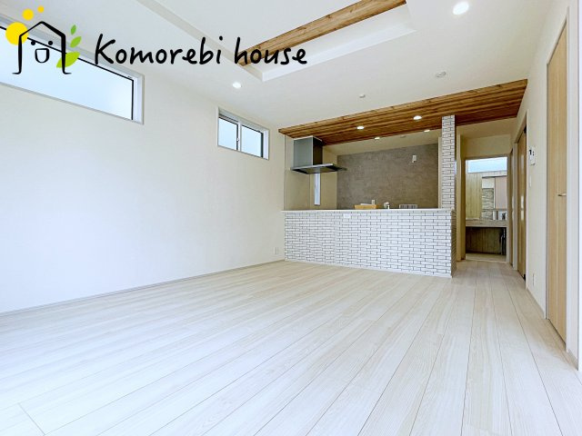 北本市中丸7丁目　新築一戸建て　ブルーミングガーデン　11の居間・リビング|26.7.30　撮影済み