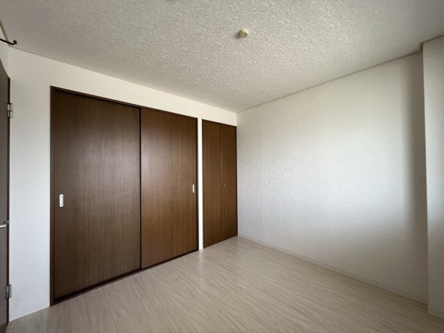 グローリア壱番館の洋室