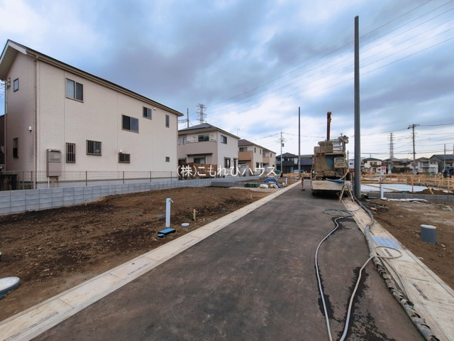 北本市中丸7丁目　新築一戸建て　ブルーミングガーデン　12の前面道路含む現地写真|撮影：'26/03/18