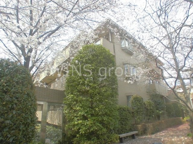 世田谷区成城４丁目の賃貸マンション