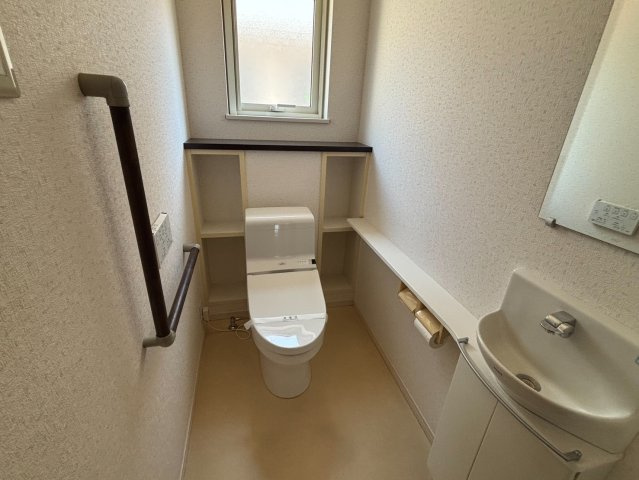 八本松２丁目貸家のトイレ