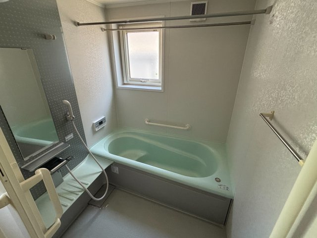八本松２丁目貸家の浴室