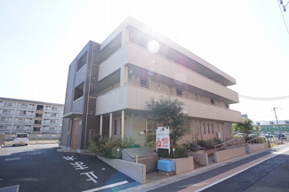 【外観】 | 積水ハウス施工鉄骨造3階建ての建物です。