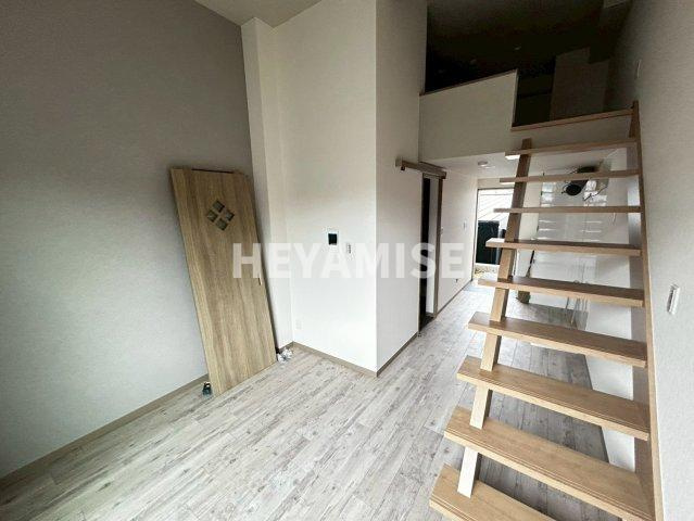 エイジス石神の居間・リビング|同物件の別同室の写真となります。現状を優先します。