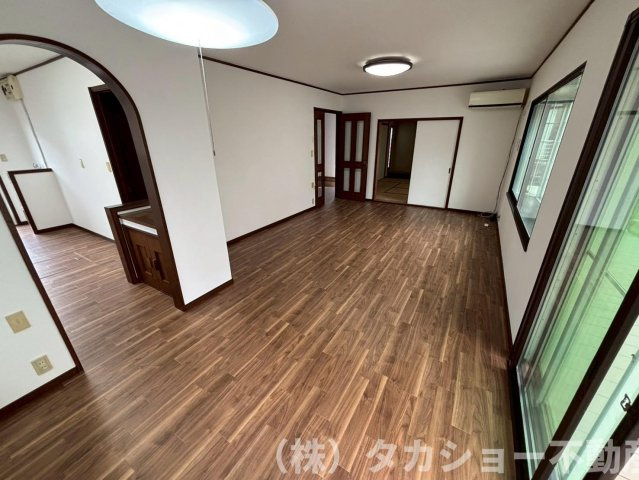【居間・リビング】 | 市原市泉台4丁目　中古戸建