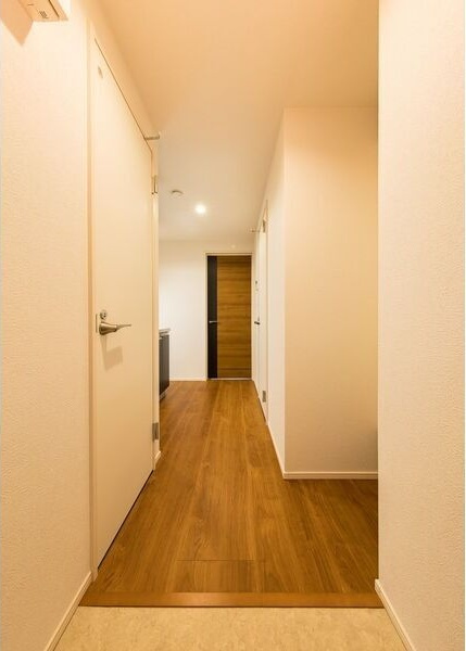 トラスティ桜本町の玄関