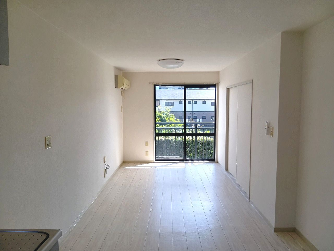 セフィラ大津の居間・リビング|こちらの居間で趣味の時間をお楽しみください