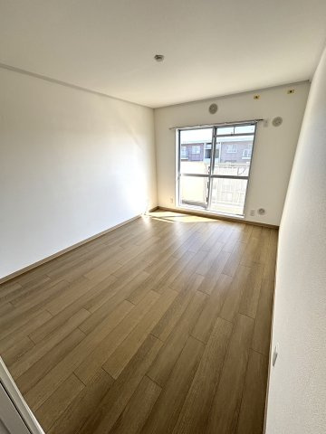 北柏ライフタウン松葉町五丁目第一団地１６号棟の洋室