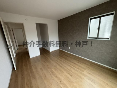 【洋室】 | 神戸市垂水区西舞子9丁目　新築戸建2号棟　仲介手数料無料！ | 明るい洋室です