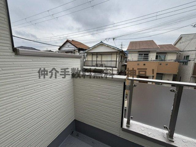 【バルコニー】 | 神戸市垂水区西舞子9丁目　新築戸建2号棟　仲介手数料無料！ | バルコニーからの眺めを楽しみながら食事をしませんか