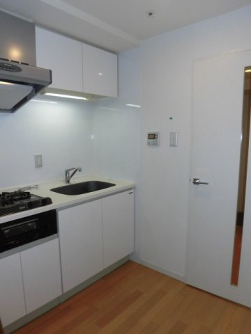 大阪市中央区本町橋の賃貸マンションのキッチン