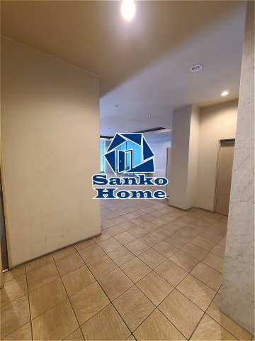 パークキューブ上野のロビー