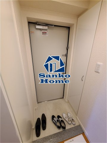 パークキューブ上野の玄関