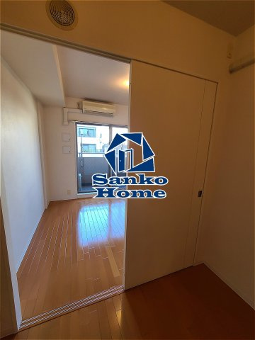 パークキューブ上野の居間・リビング