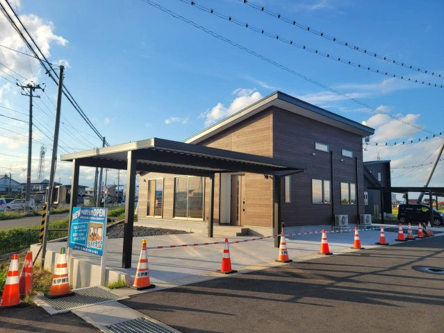 奥州市水沢字中城の新築一戸建の前面道路含む現地写真|前面道路含む現地写真です