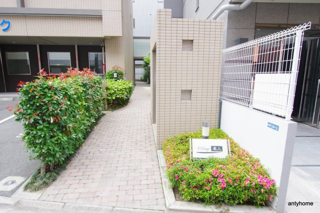 ヴィレッジ蔵人 仲介手数料無料のエントランス