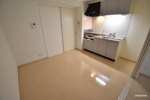 ヴィレッジ蔵人 仲介手数料無料の居間・リビング