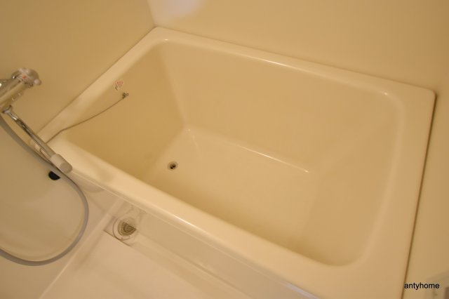 ヴィレッジ蔵人 仲介手数料無料の浴室