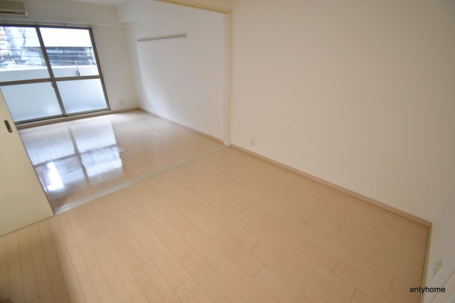 ヴィレッジ蔵人 仲介手数料無料の居間・リビング