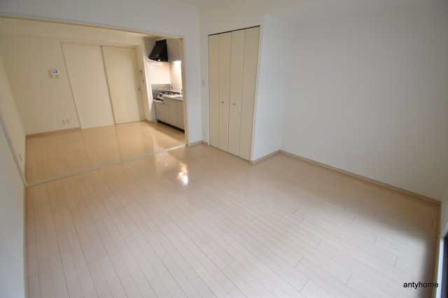 ヴィレッジ蔵人 仲介手数料無料の寝室