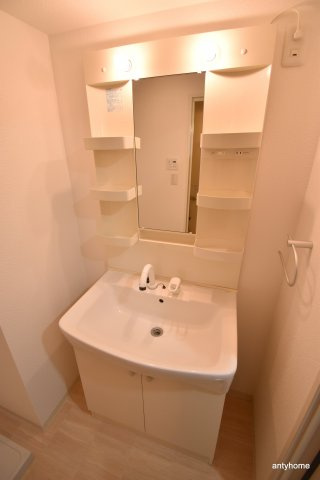 ヴィレッジ蔵人 仲介手数料無料の洗面所