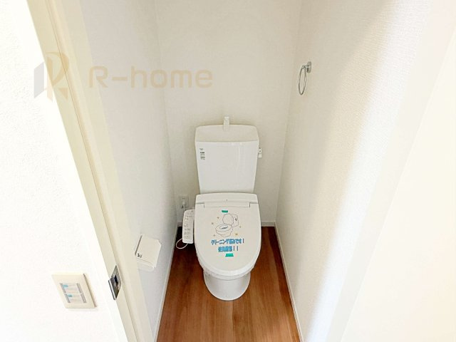 土浦市板谷6期　新築戸建て　1号棟のトイレ|温水洗浄便座付きのトイレ。