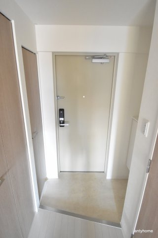 MDI.J Esaka Court　仲介手数料無料の玄関