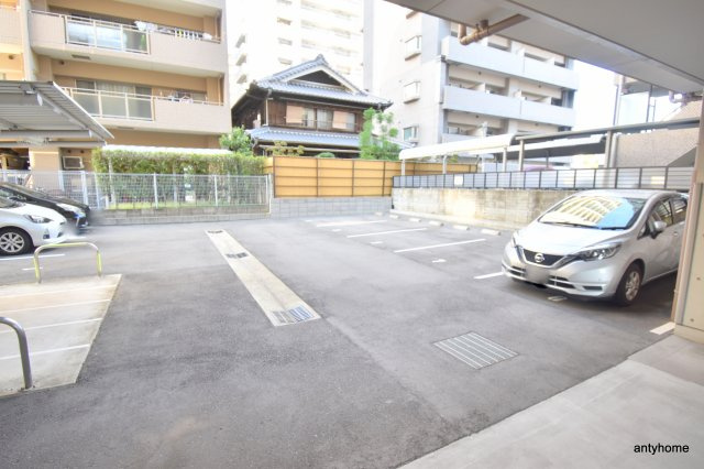 MDI.J Esaka Court　仲介手数料無料の駐車場