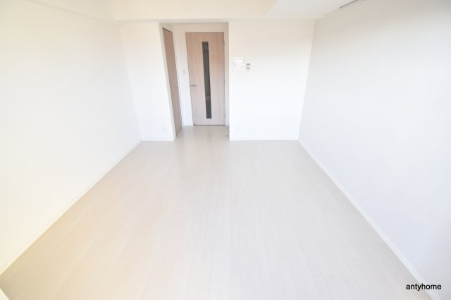 MDI.J Esaka Court　仲介手数料無料の居間・リビング