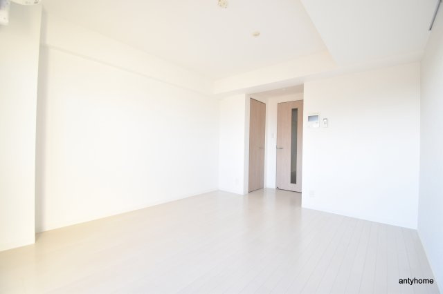 MDI.J Esaka Court　仲介手数料無料の居間・リビング