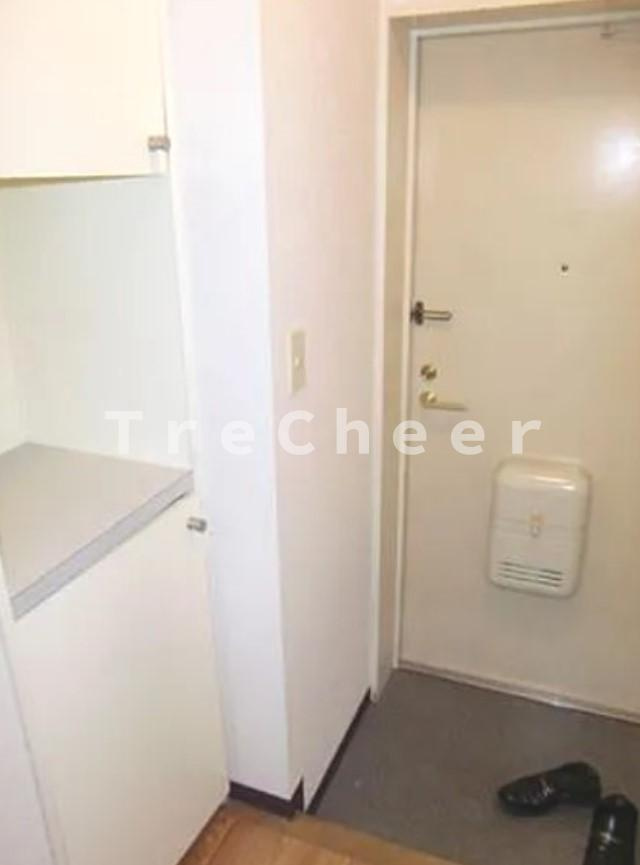 ロイヤルプラザの玄関