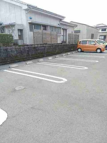 【駐車場】