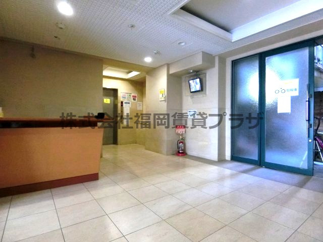 グランドサヴォイ　5階のエントランス