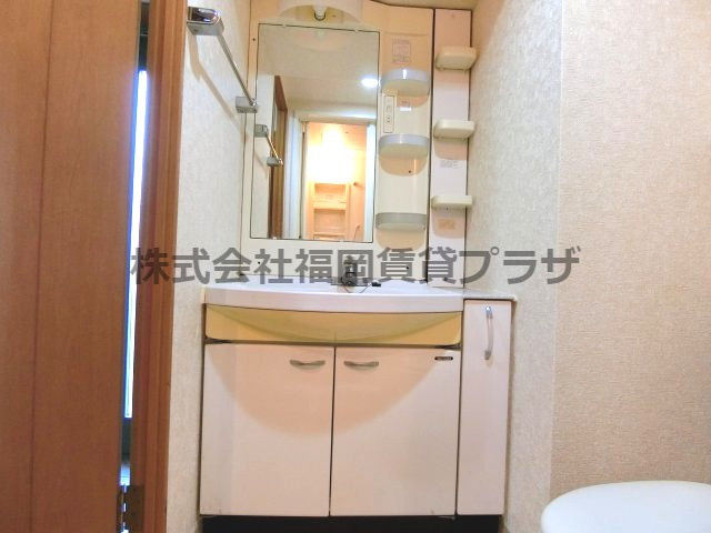 グランドサヴォイ　5階の独立洗面台|別号室のものです。現状優先になります。