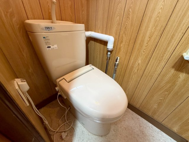 愛国西3丁目17借家のトイレ