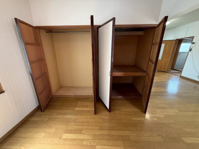愛国西3丁目17借家の収納