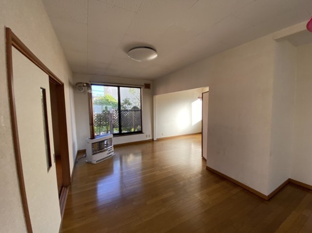 愛国西3丁目17借家の居間・リビング