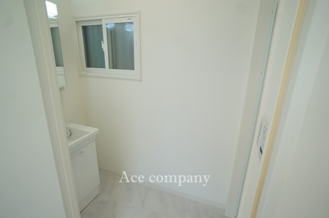 【内装】 | 八尾市萱振町3丁目 | 防犯・防音・断熱効果UP！全窓内窓設置済みです☆