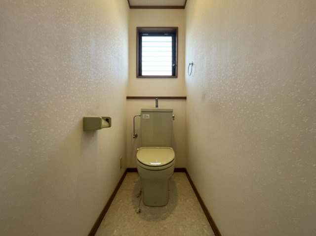 北条戸建のトイレ|2階トイレです。