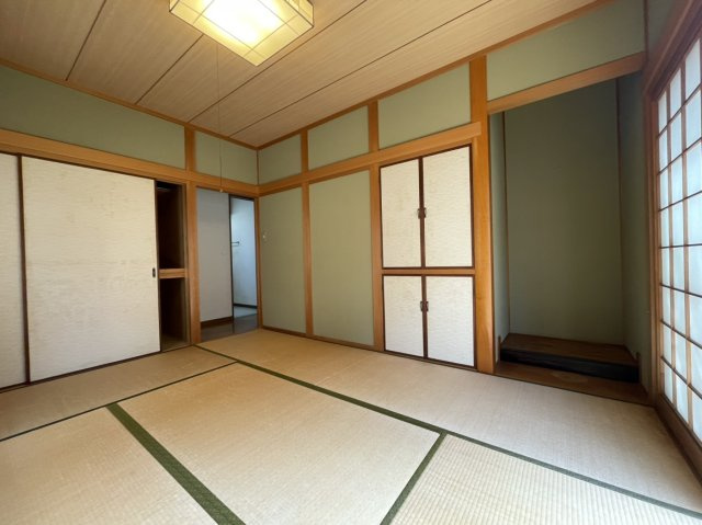 北条戸建の和室|1階西側6帖和室です。